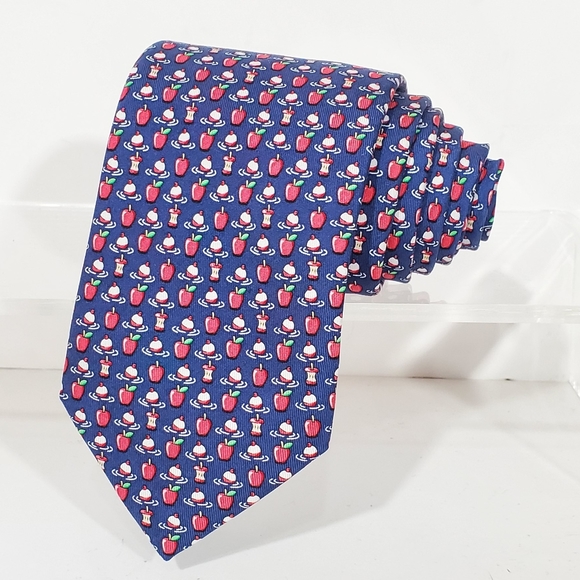 Vineyard Vines Accessories New Vineyard Vines Bobbing For Apples